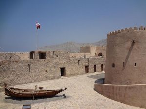 800px-Khasab_Castle_Musandam_Oman